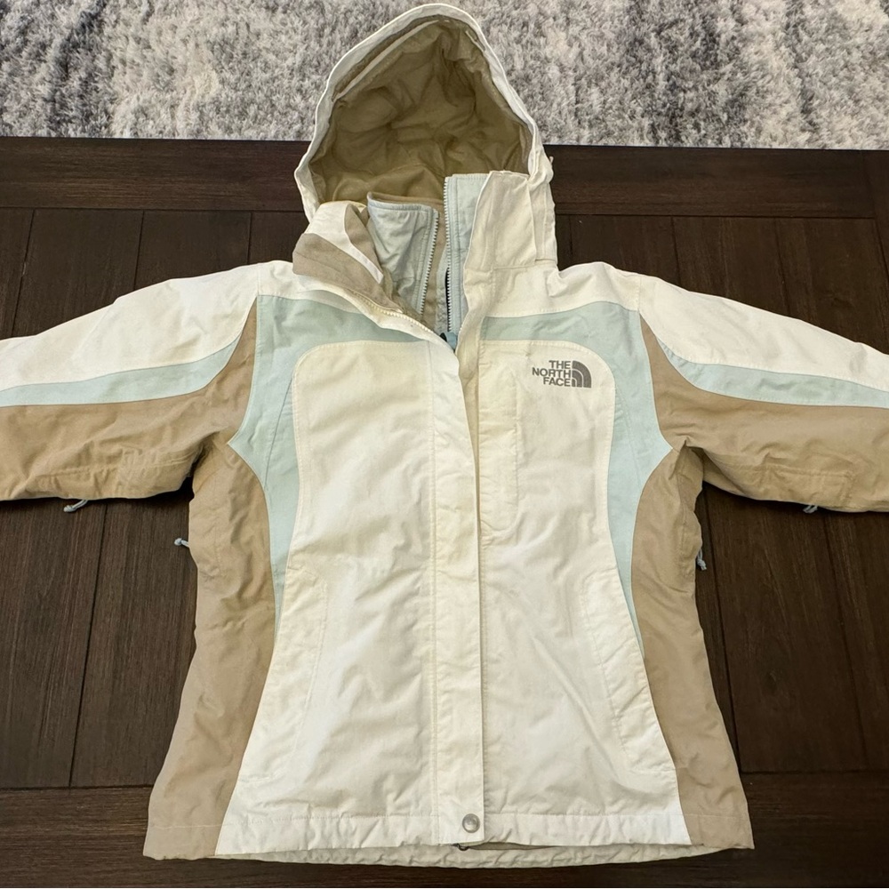 Women’s The North Face triclimate jacket. Size small.